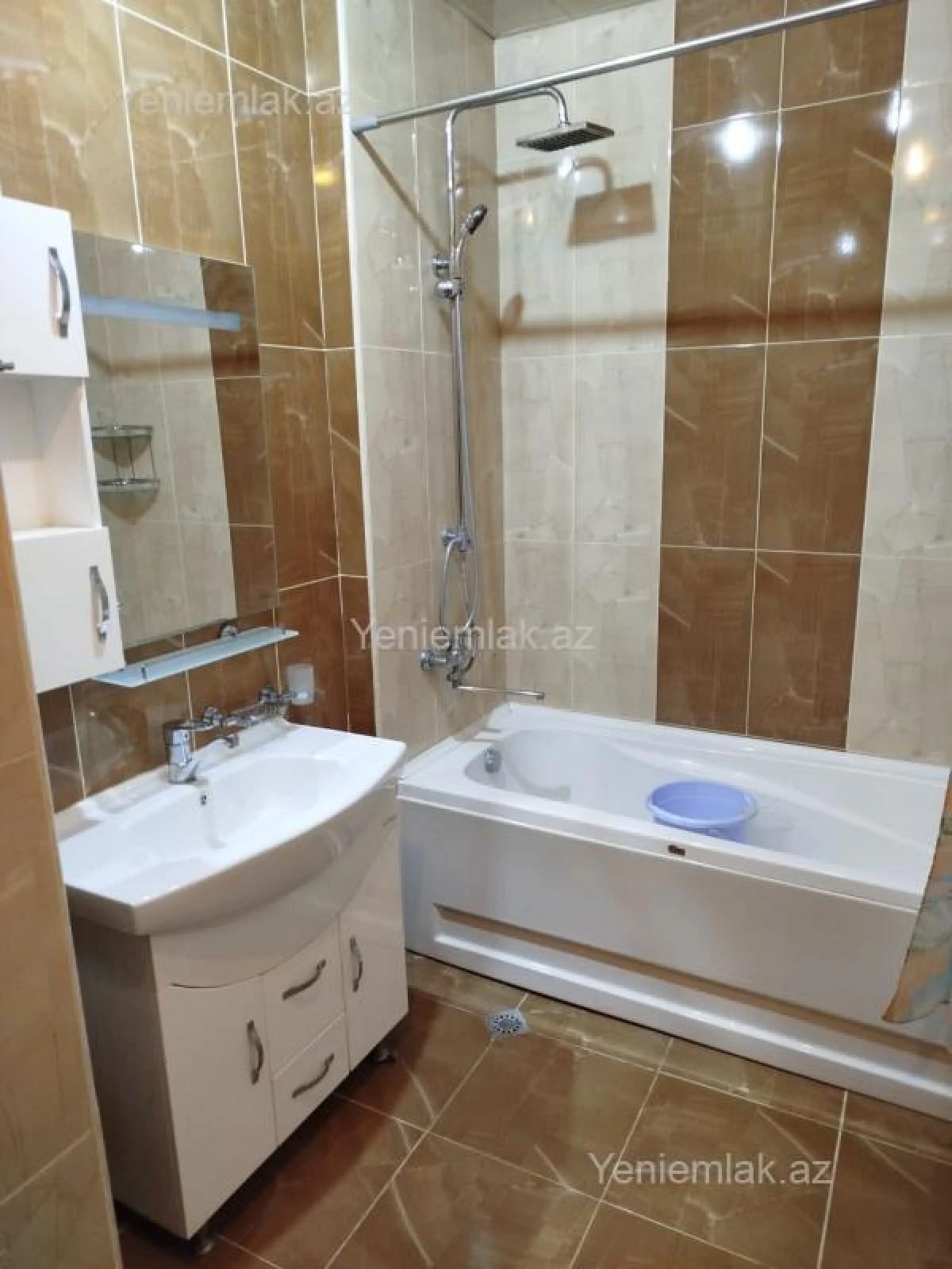 Satılır 3 otaqlı yeni tikili 140 m²