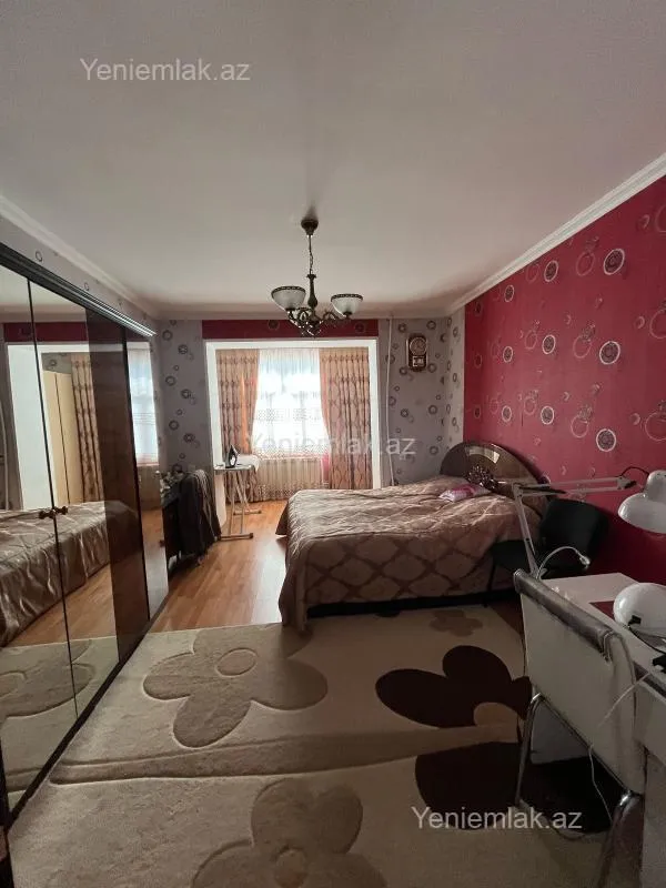 Satılır 3 otaqlı köhnə tikili 80 m²