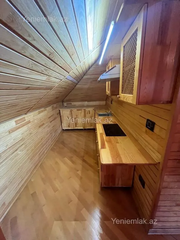 Satılır 7 otaqlı həyət evi 440 m²