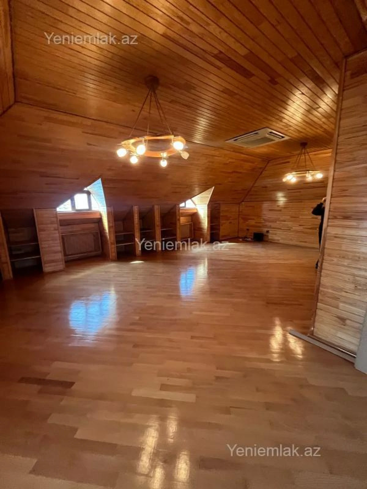 Satılır 7 otaqlı həyət evi 440 m²