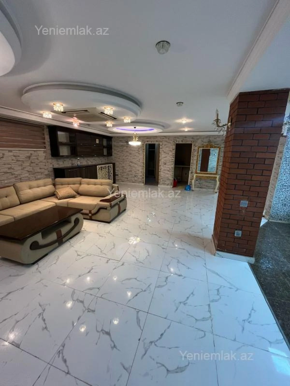 Satılır 7 otaqlı həyət evi 440 m²