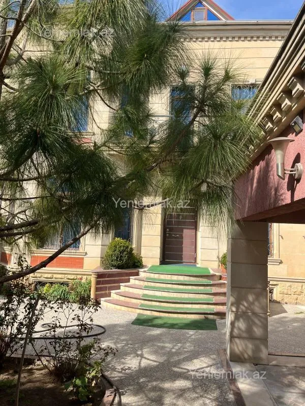 Satılır 7 otaqlı həyət evi 440 m²