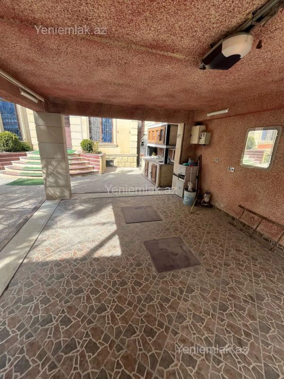 Satılır 7 otaqlı həyət evi 440 m²