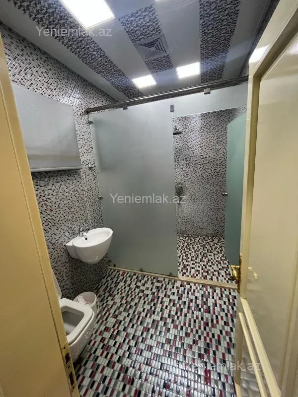 Satılır 7 otaqlı həyət evi 440 m²