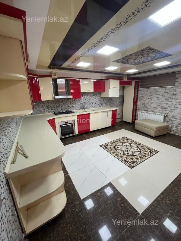Satılır 7 otaqlı həyət evi 440 m²