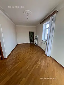 Satılır 7 otaqlı həyət evi 300 m²
