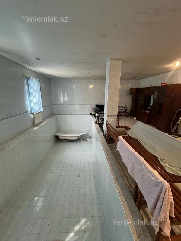 Satılır 7 otaqlı həyət evi 300 m²