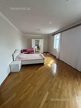 Satılır 7 otaqlı həyət evi 300 m²