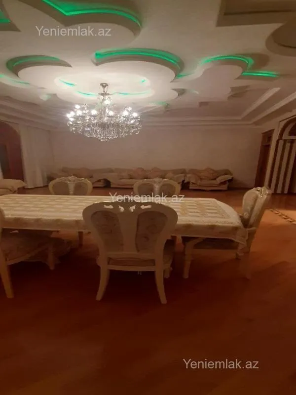 Satılır 7 otaqlı həyət evi 600 m²