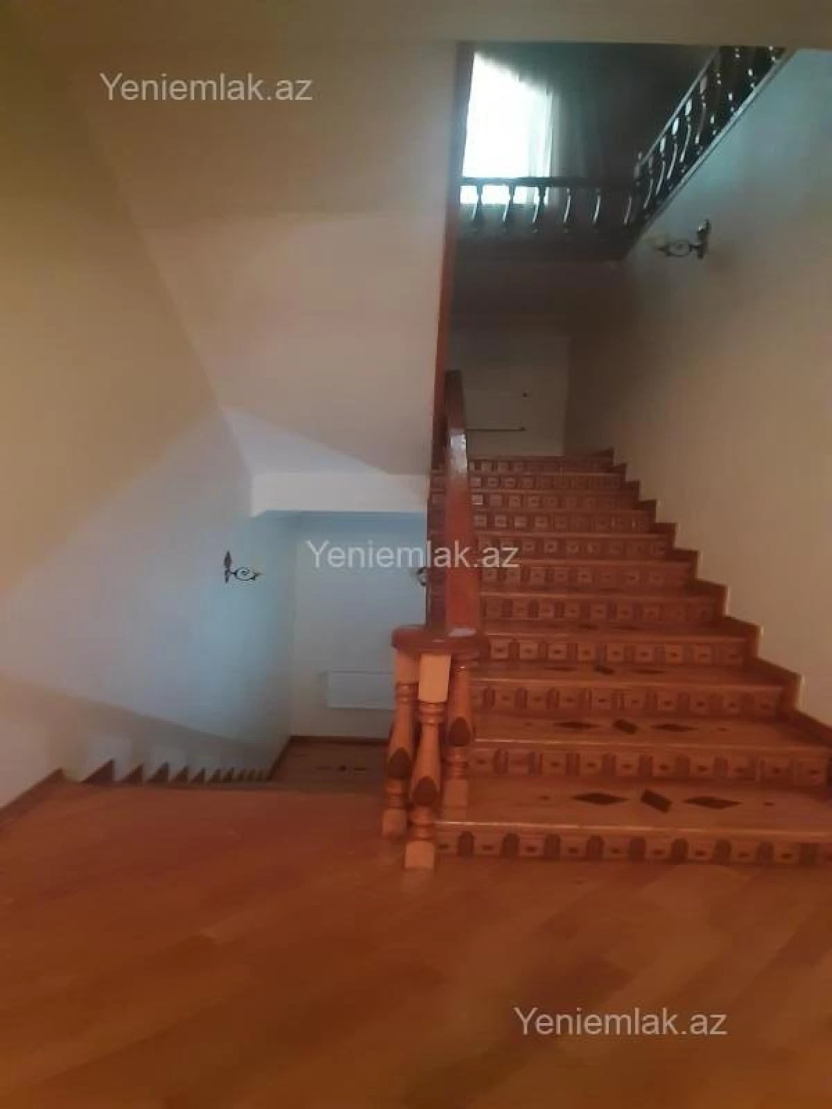 Satılır 7 otaqlı həyət evi 600 m²