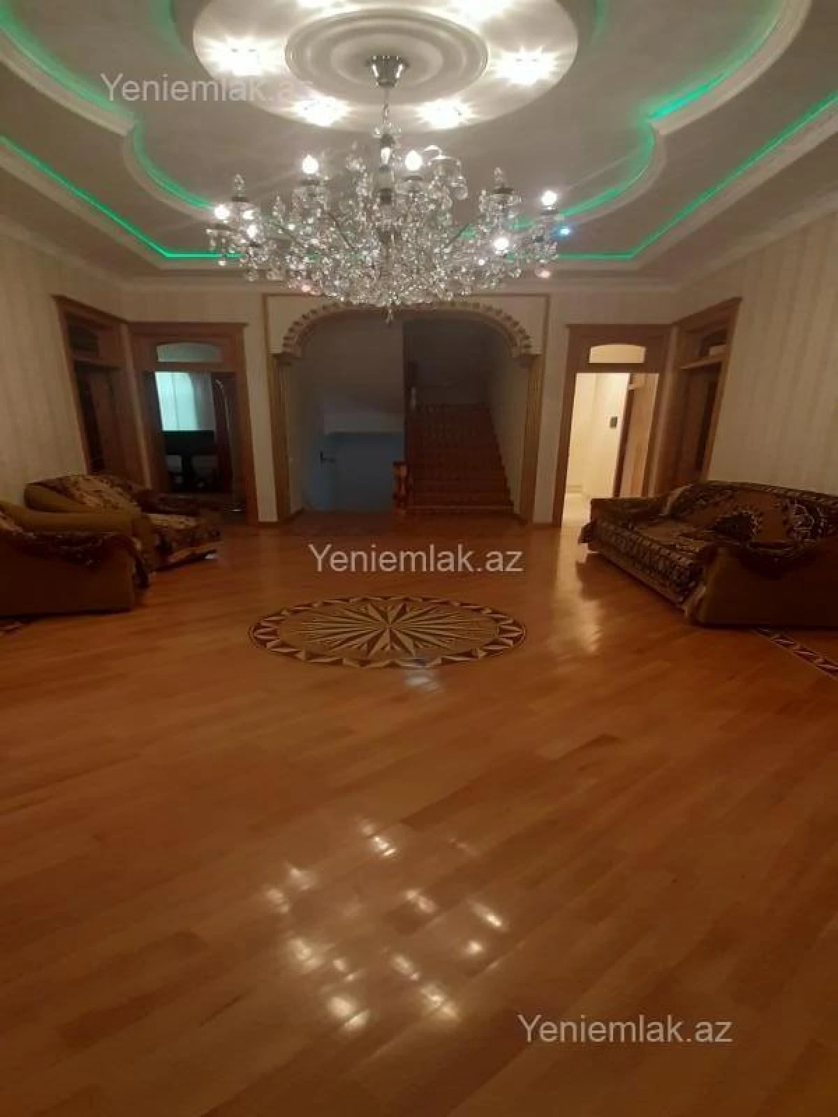 Satılır 7 otaqlı həyət evi 600 m²