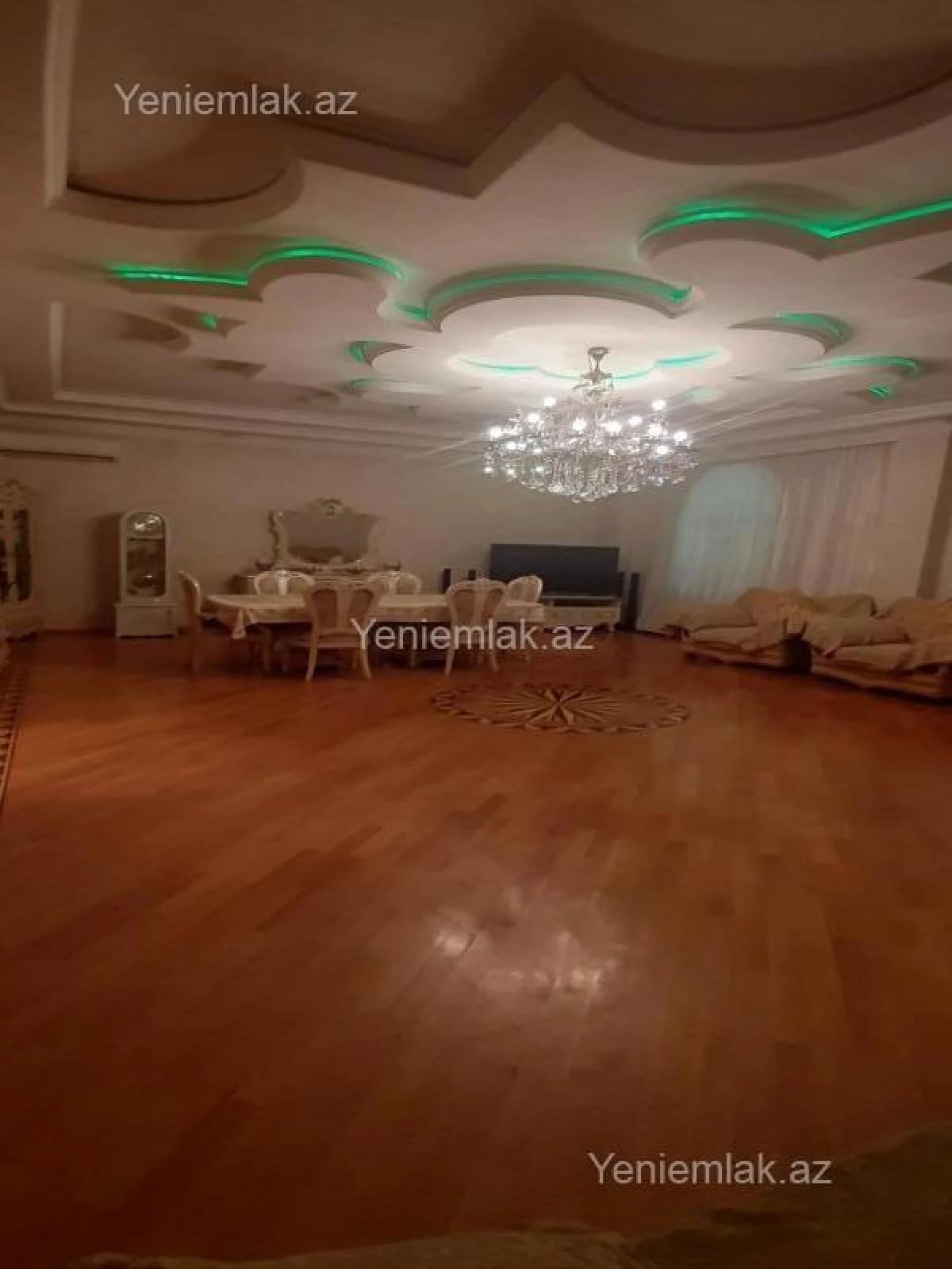 Satılır 7 otaqlı həyət evi 600 m²