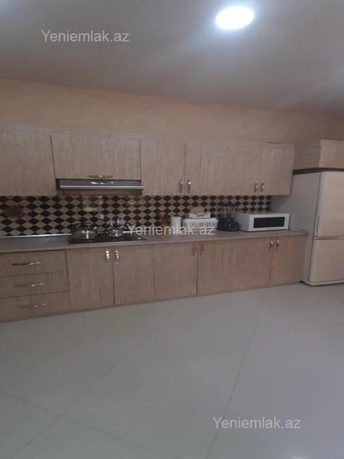 Satılır 7 otaqlı həyət evi 600 m²