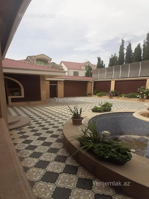 Satılır 7 otaqlı həyət evi 600 m²