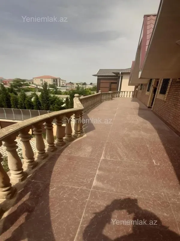 Satılır 7 otaqlı həyət evi 600 m²