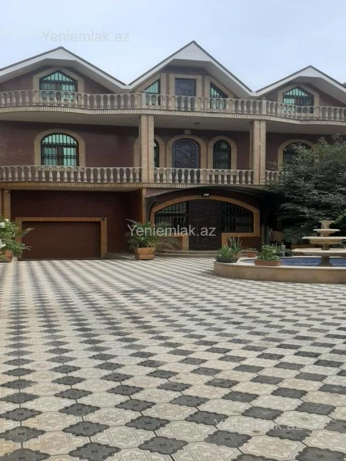 Satılır 7 otaqlı həyət evi 600 m²