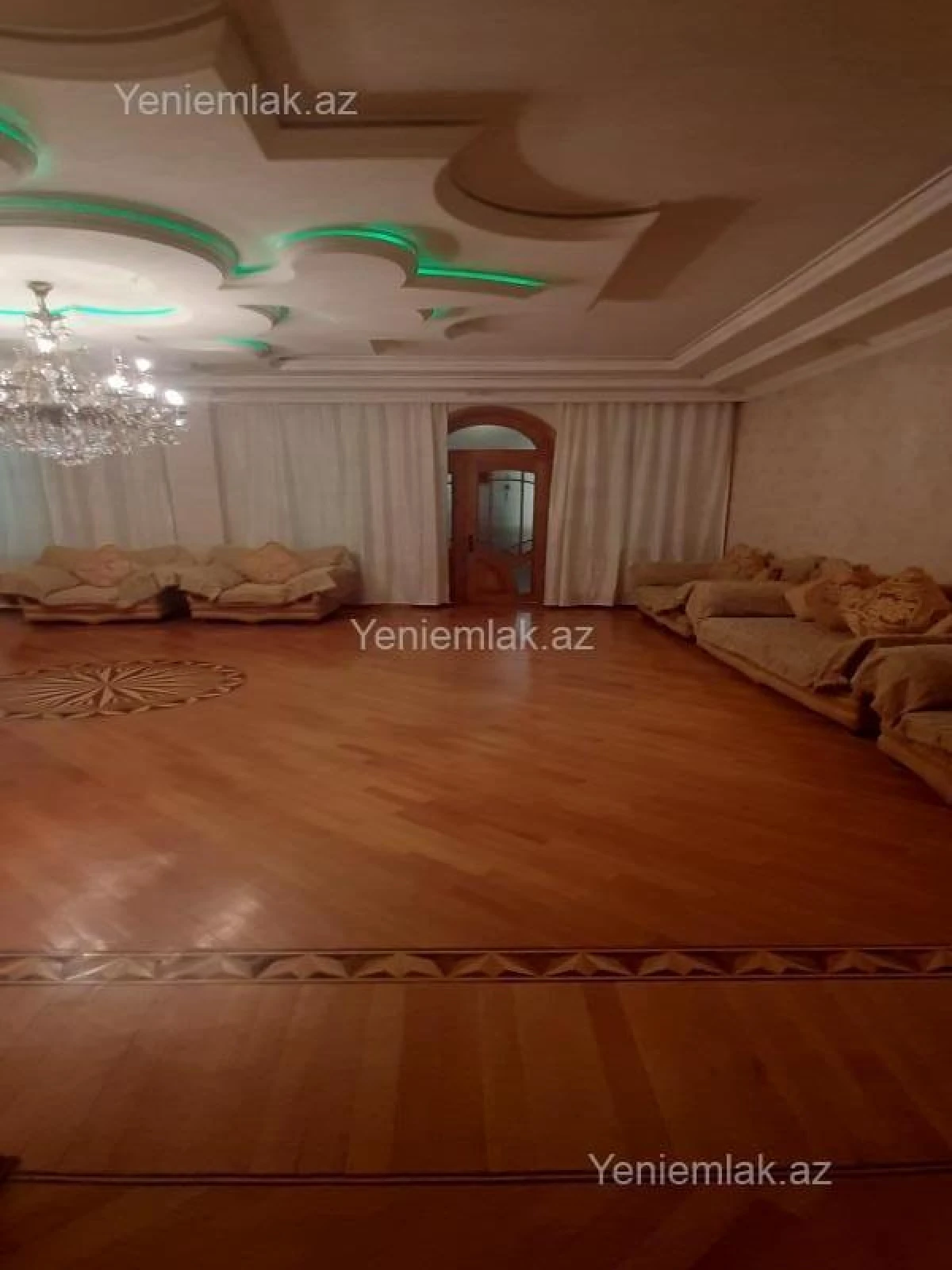Satılır 7 otaqlı həyət evi 600 m²