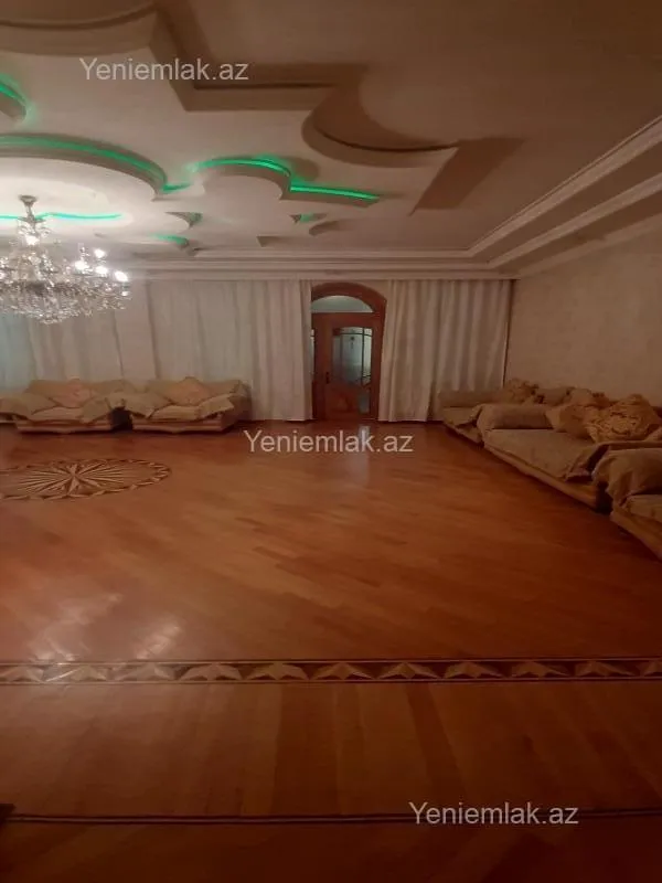 Satılır 7 otaqlı həyət evi 600 m²