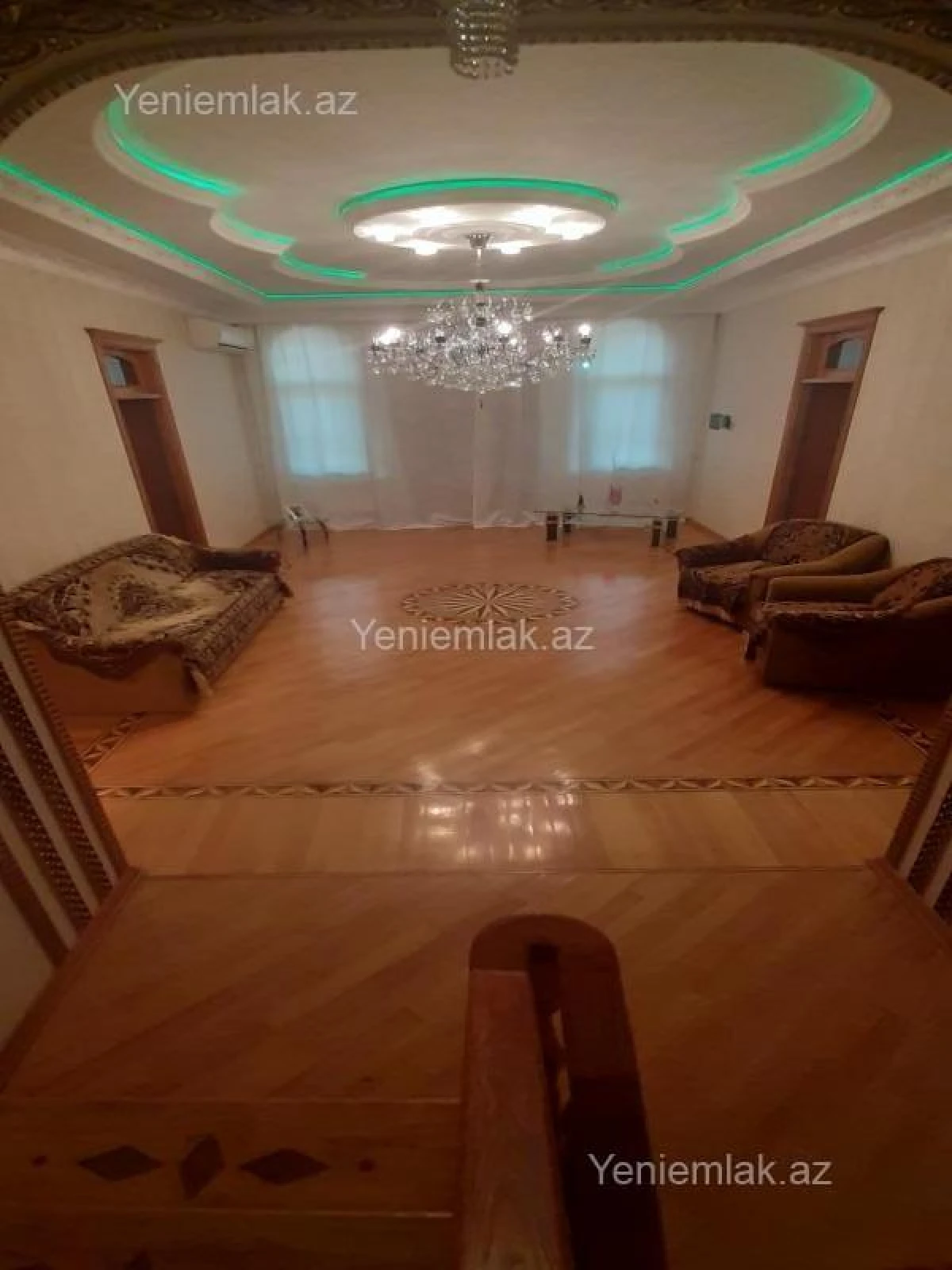 Satılır 7 otaqlı həyət evi 600 m²