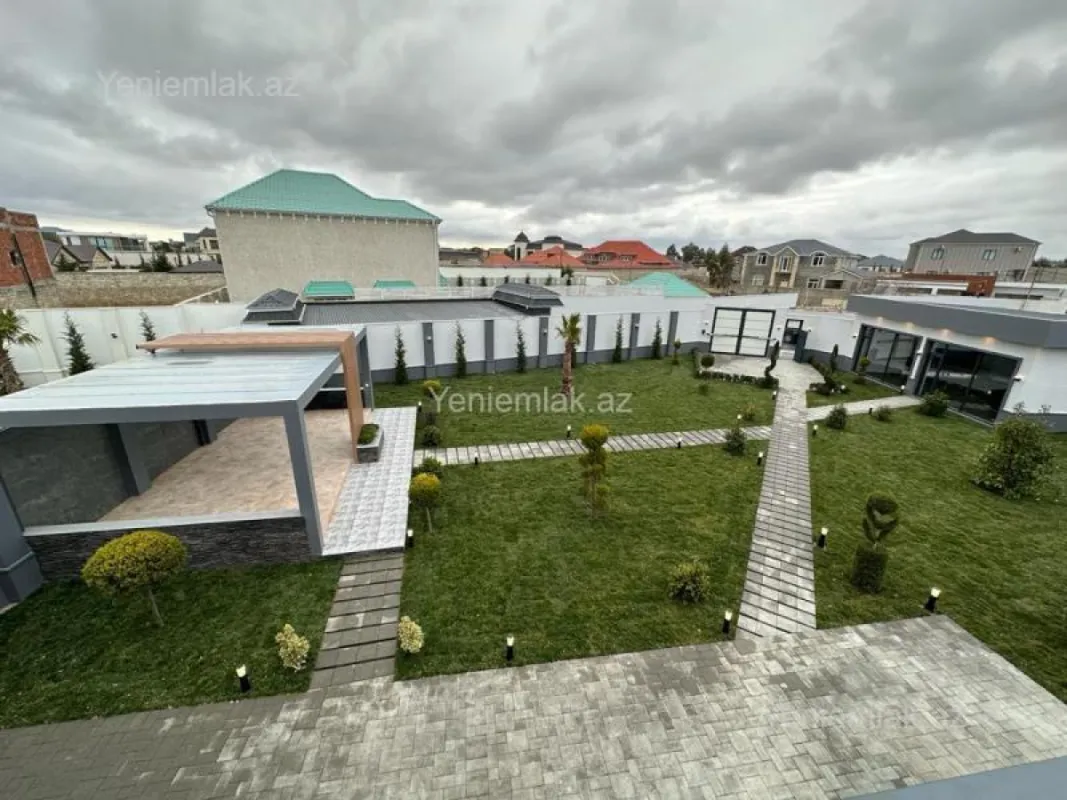 Satılır 7 otaqlı həyət evi 400 m²