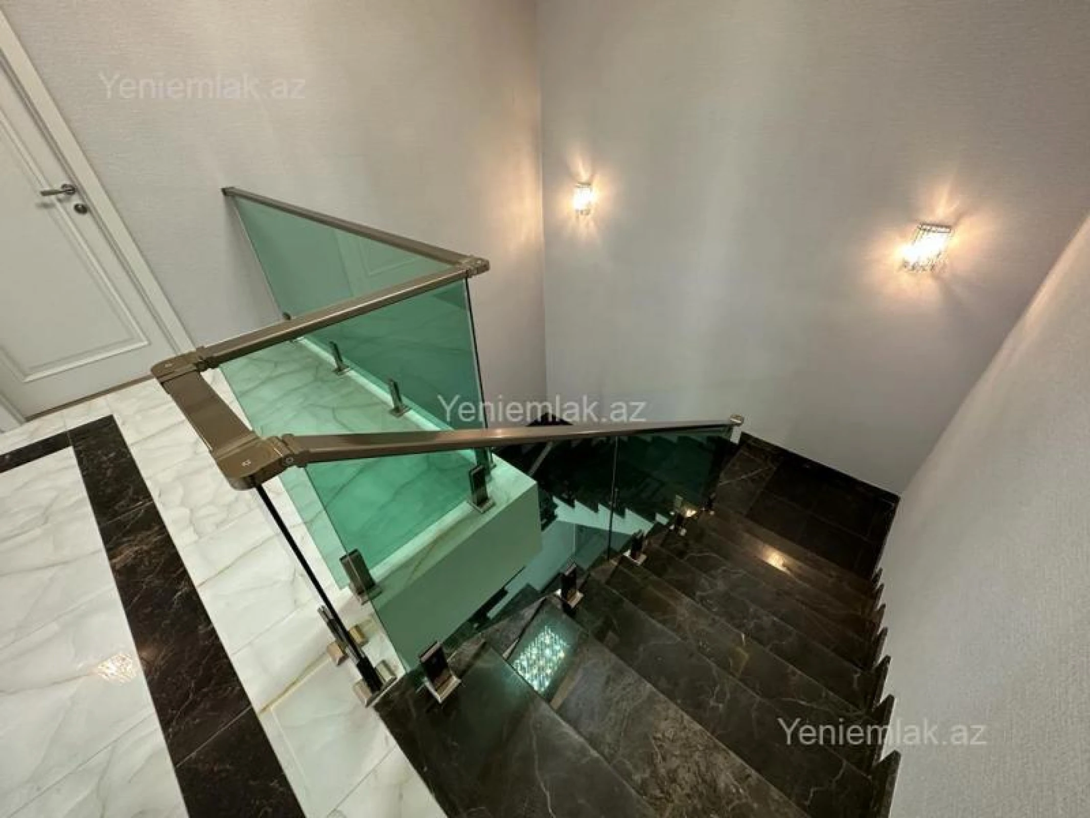 Satılır 7 otaqlı həyət evi 400 m²