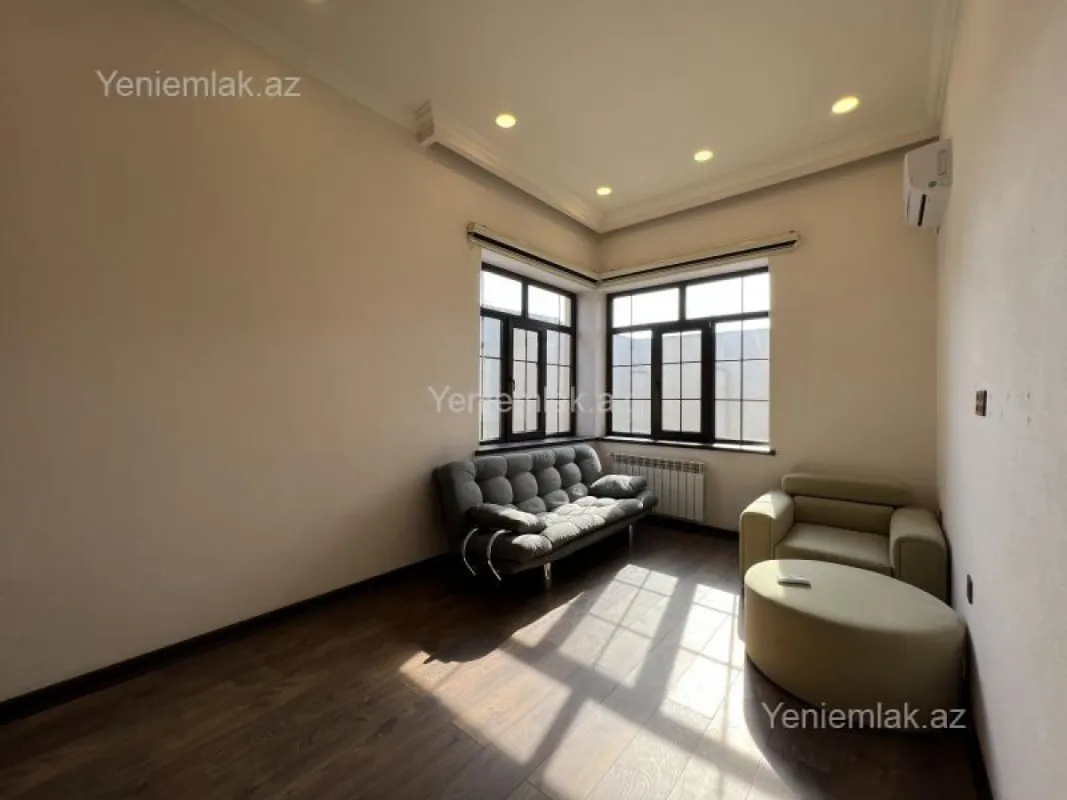 Satılır 6 otaqlı həyət evi 300 m²