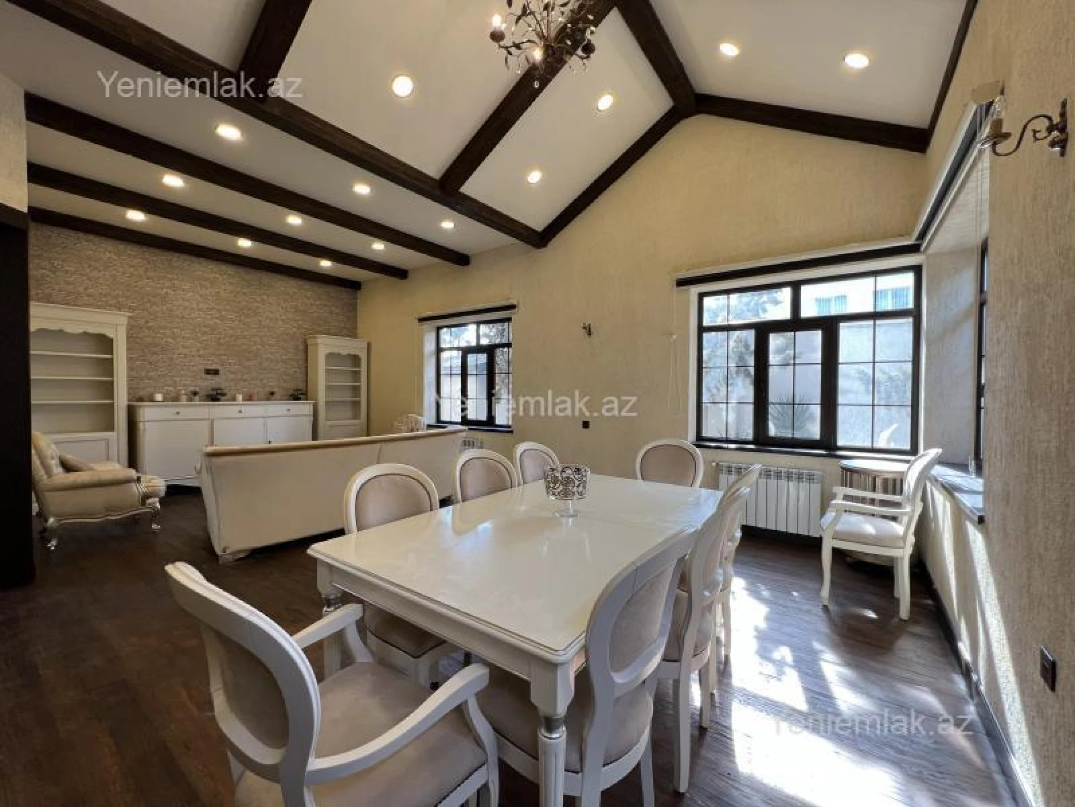 Satılır 6 otaqlı həyət evi 300 m²