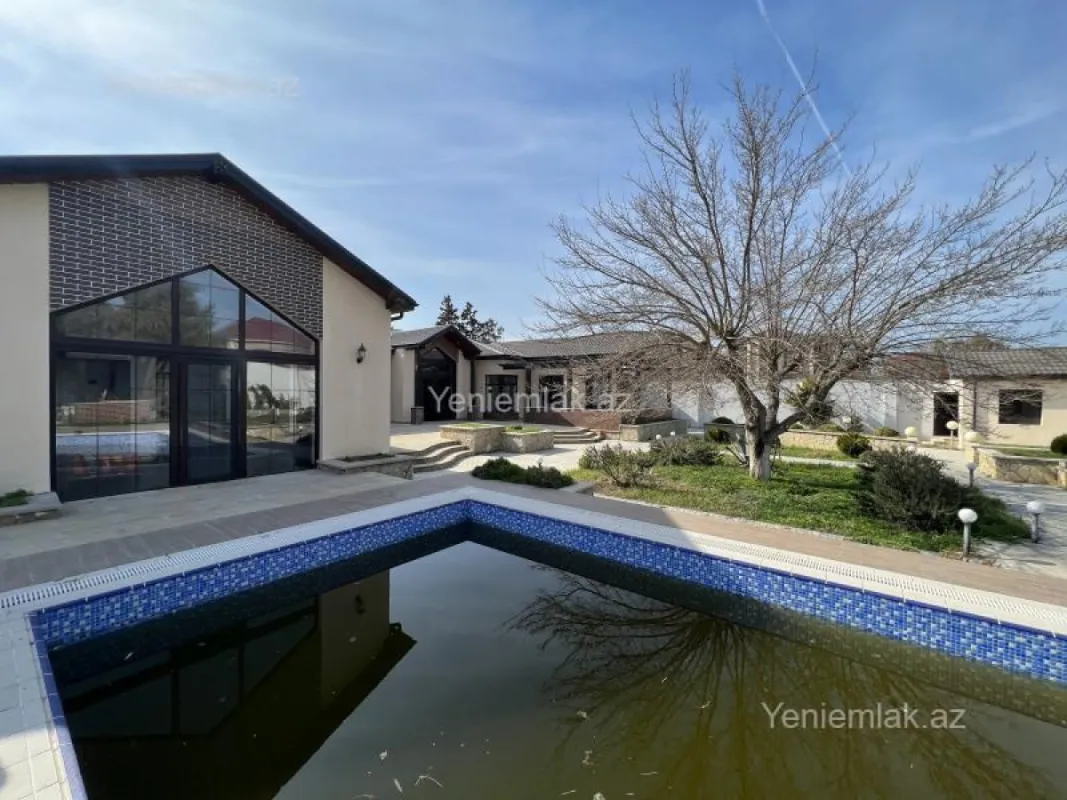 Satılır 6 otaqlı həyət evi 300 m²