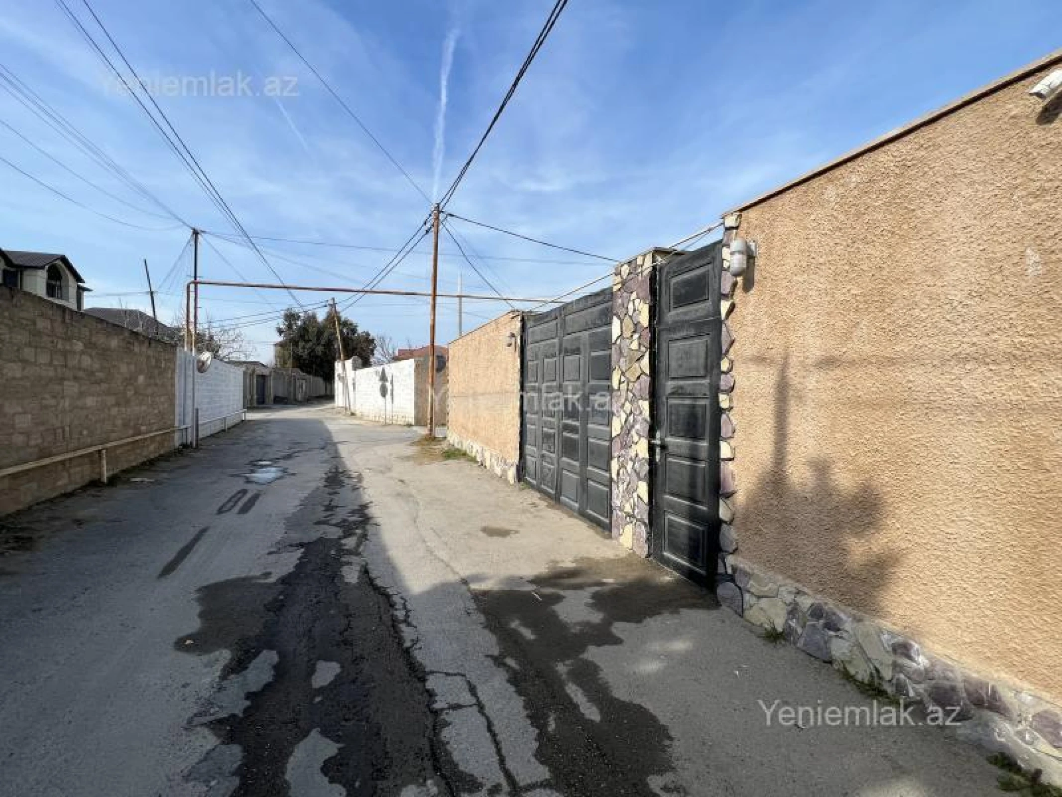 Satılır 6 otaqlı həyət evi 300 m²