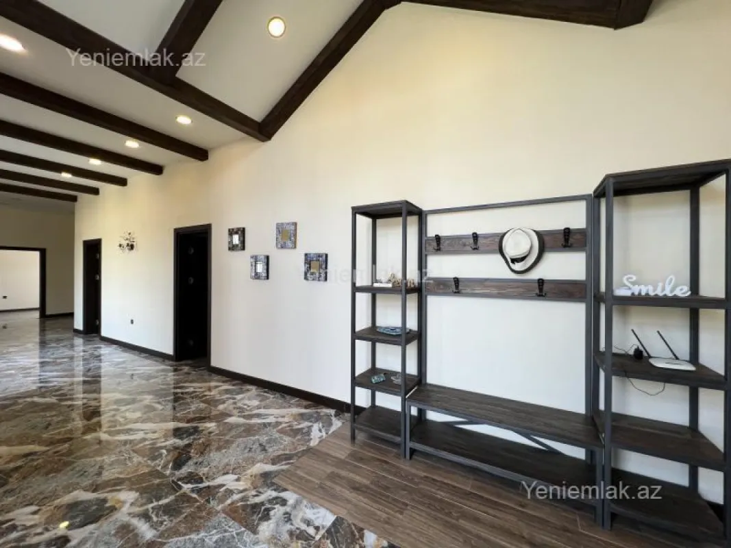 Satılır 6 otaqlı həyət evi 300 m²