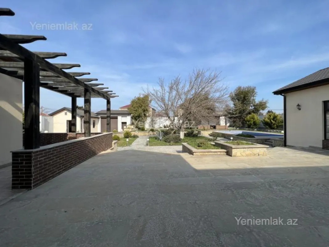 Satılır 6 otaqlı həyət evi 300 m²