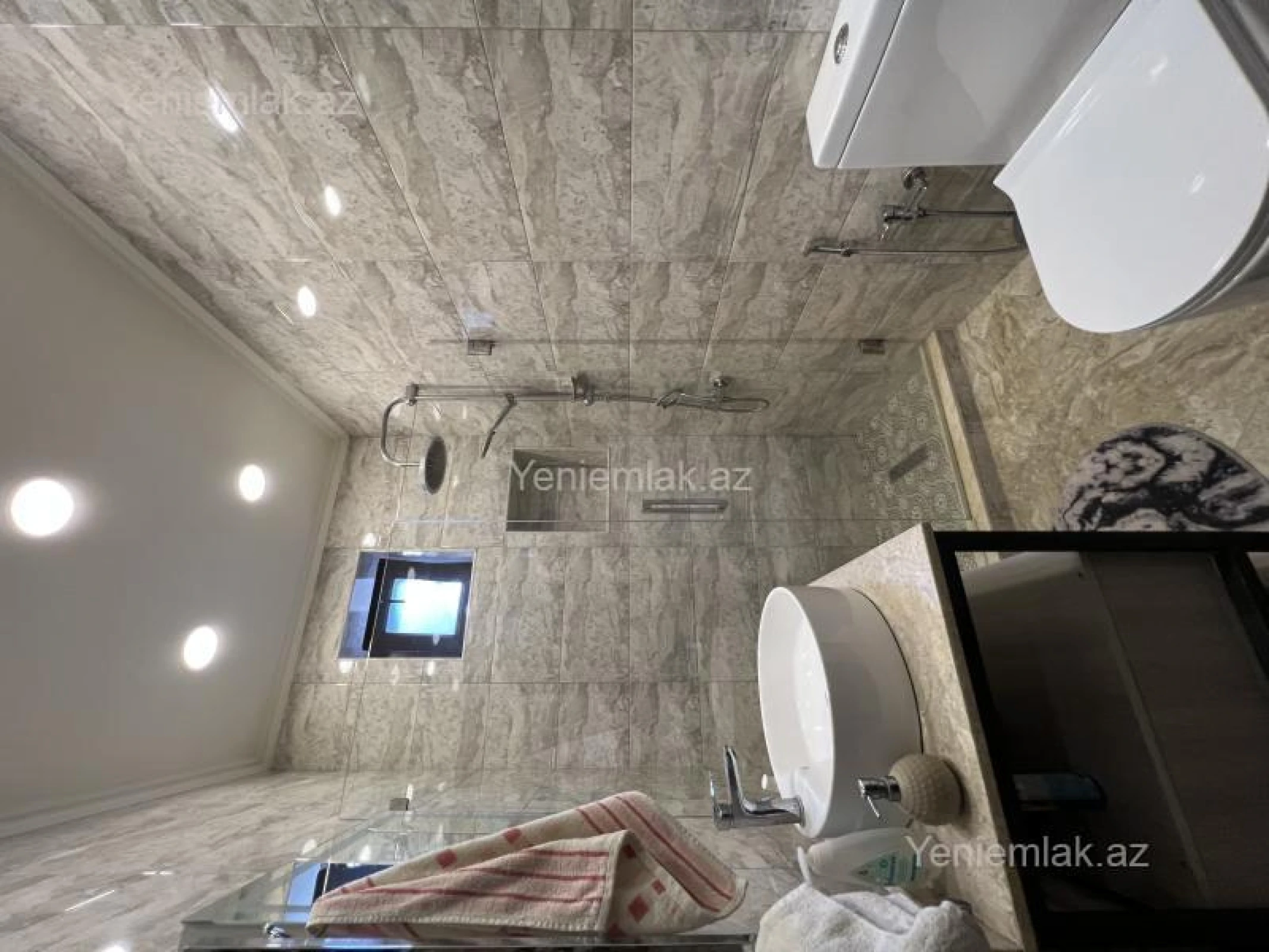 Satılır 6 otaqlı həyət evi 300 m²