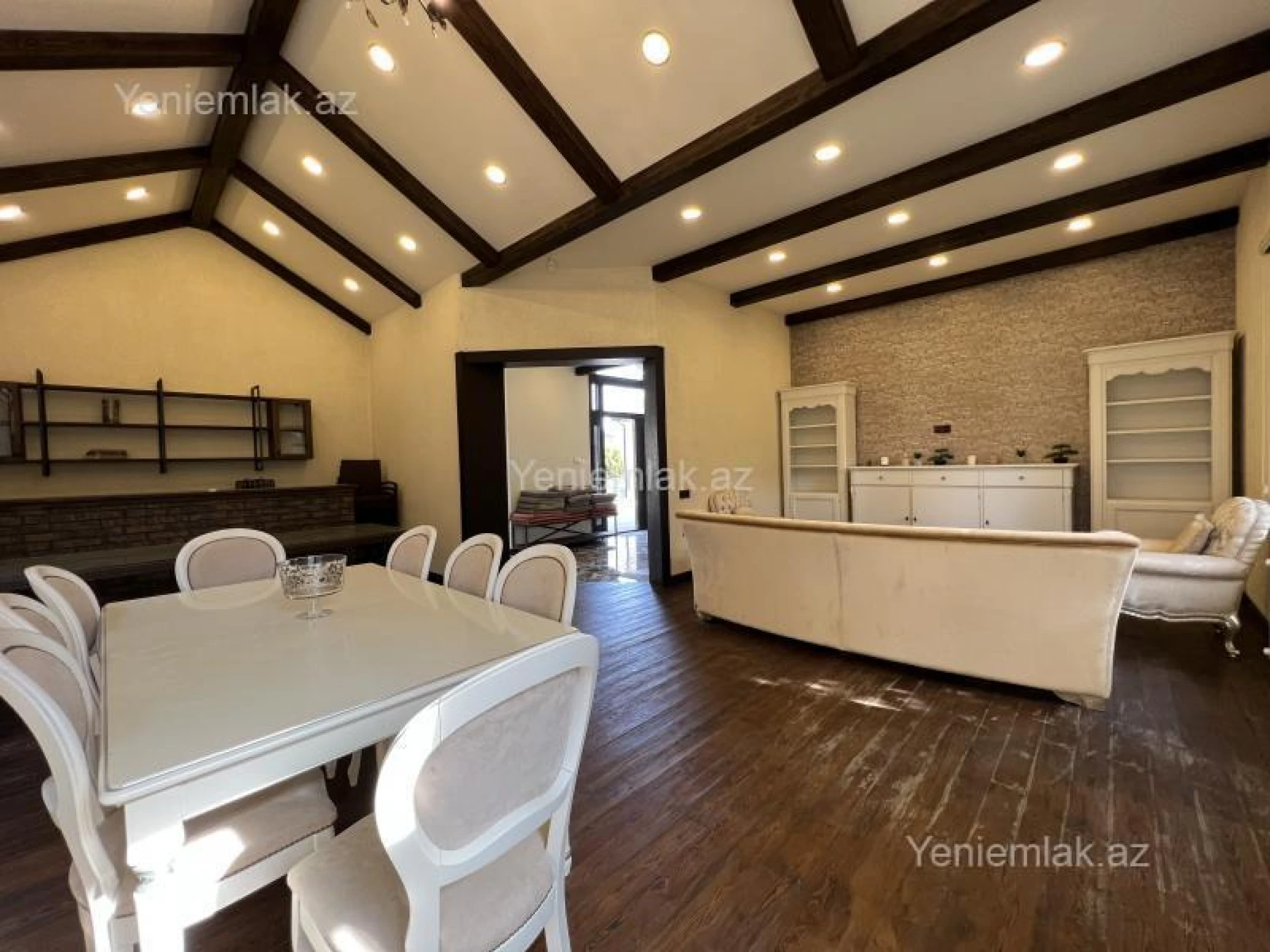 Satılır 6 otaqlı həyət evi 300 m²