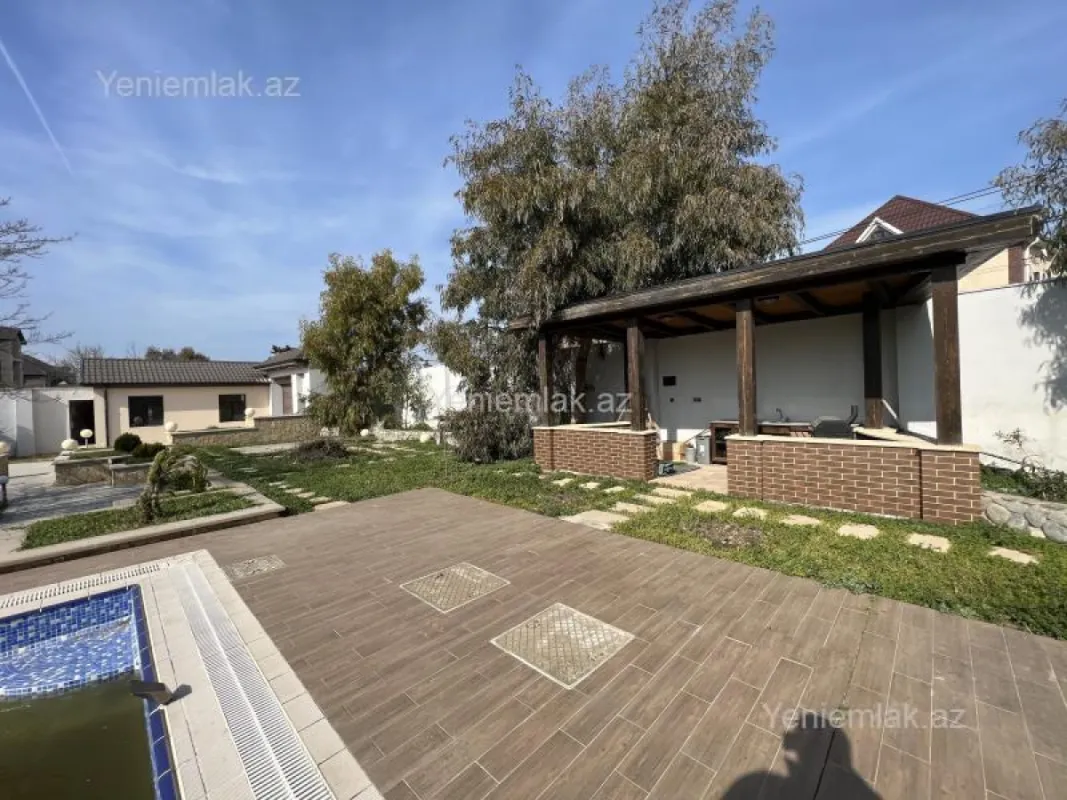 Satılır 6 otaqlı həyət evi 300 m²