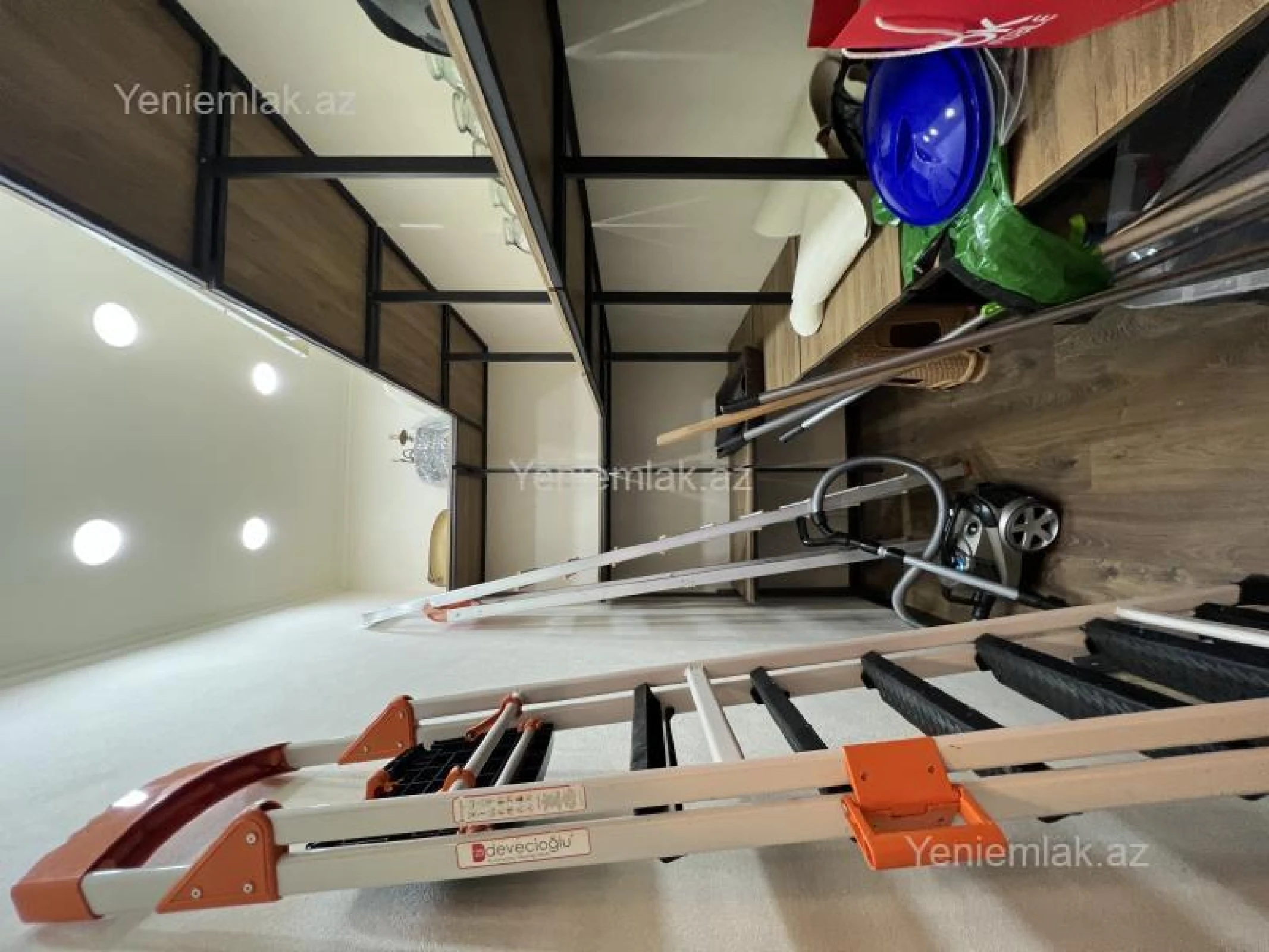 Satılır 6 otaqlı həyət evi 300 m²