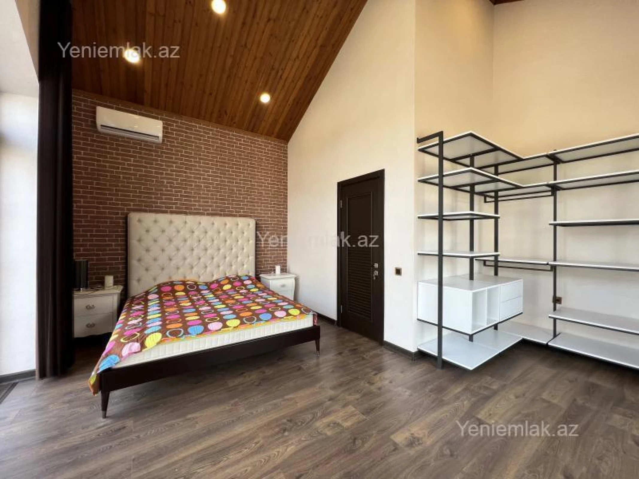 Satılır 6 otaqlı həyət evi 300 m²