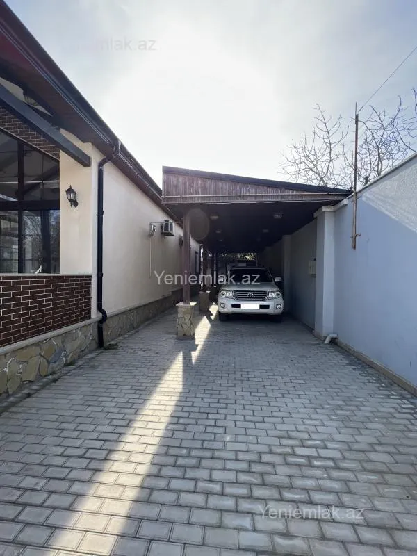 Satılır 6 otaqlı həyət evi 300 m²
