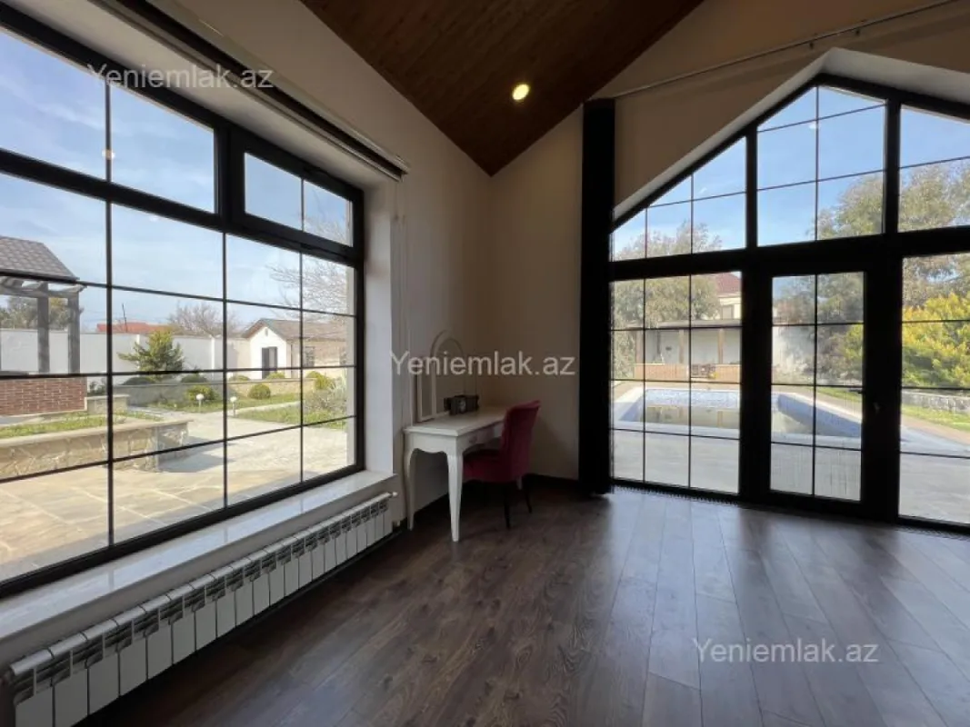 Satılır 6 otaqlı həyət evi 300 m²