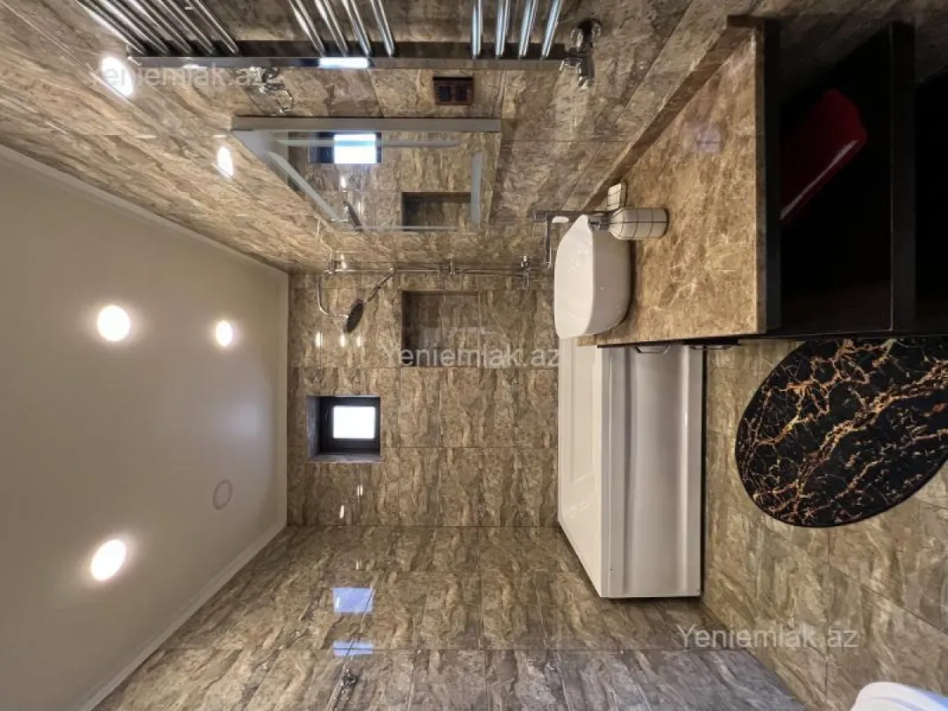 Satılır 6 otaqlı həyət evi 300 m²