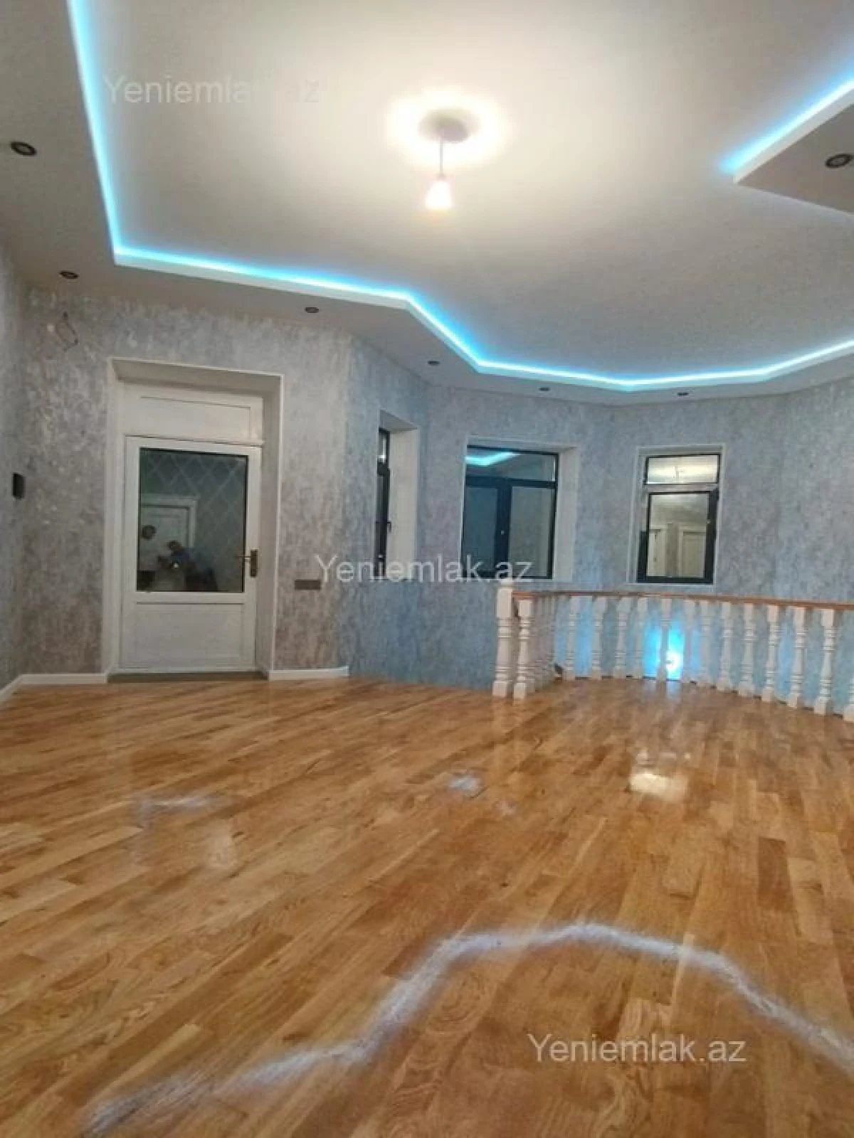 Satılır 6 otaqlı həyət evi 340 m²