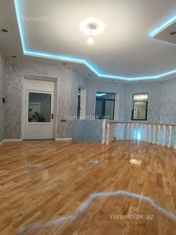Satılır 6 otaqlı həyət evi 340 m²