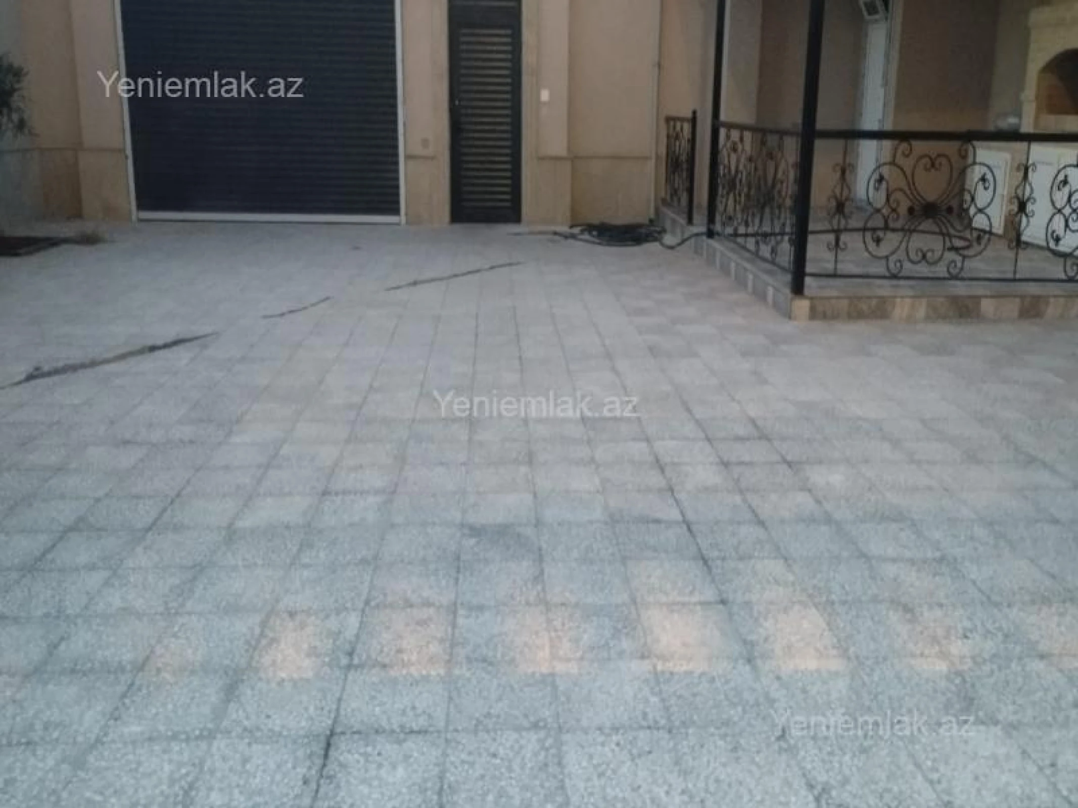 Satılır 6 otaqlı həyət evi 340 m²