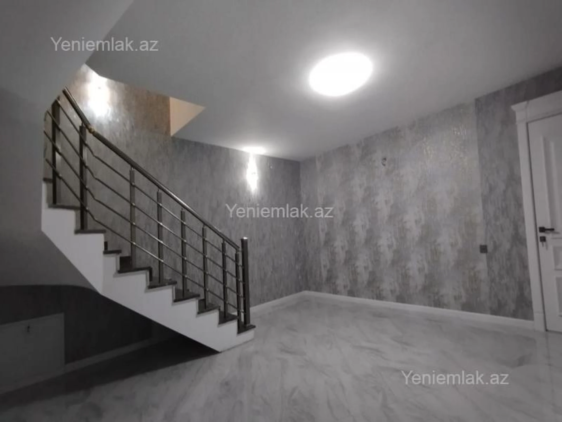 Satılır 6 otaqlı həyət evi 340 m²