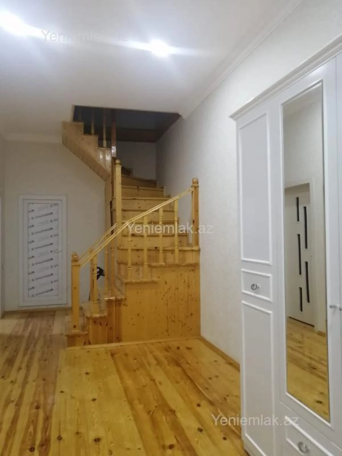 Satılır 4 otaqlı həyət evi 160 m²