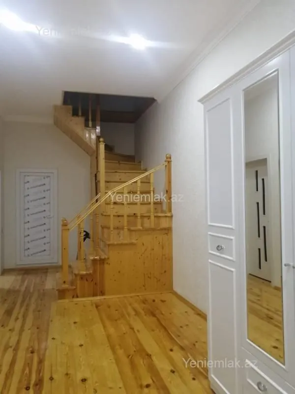 Satılır 4 otaqlı həyət evi 160 m²