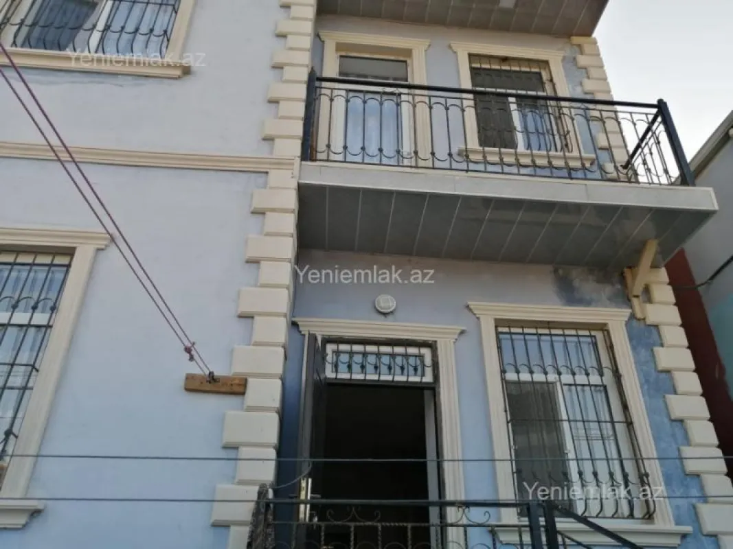 Satılır 4 otaqlı həyət evi 160 m²