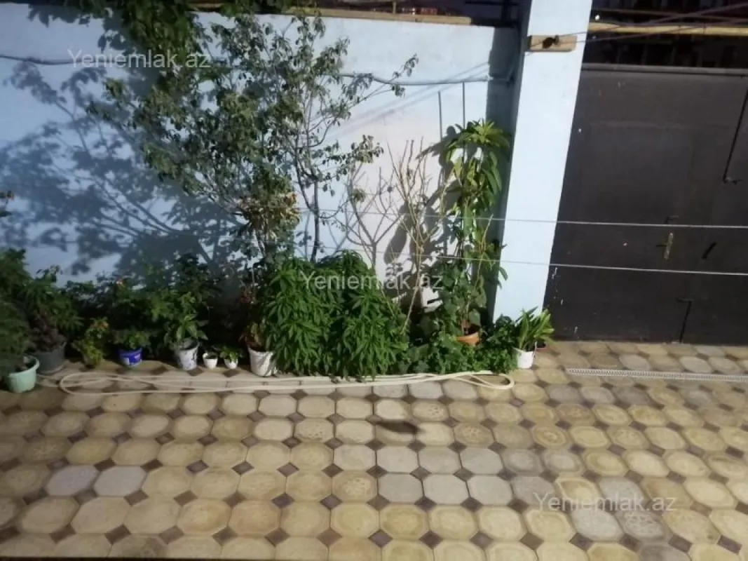 Satılır 4 otaqlı həyət evi 160 m²