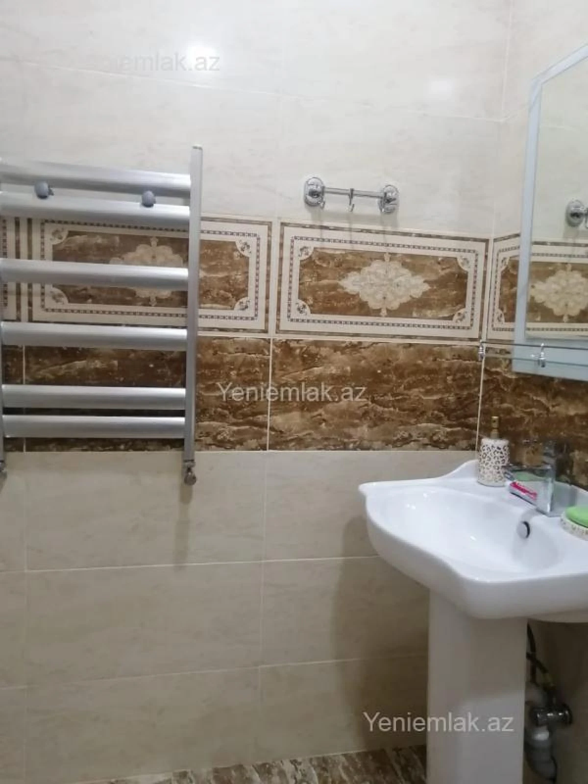 Satılır 4 otaqlı həyət evi 160 m²