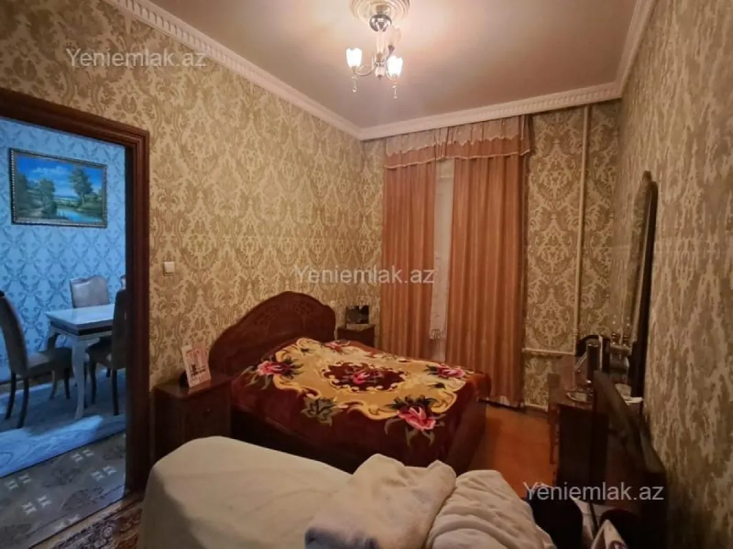 Satılır 5 otaqlı köhnə tikili 120 m²