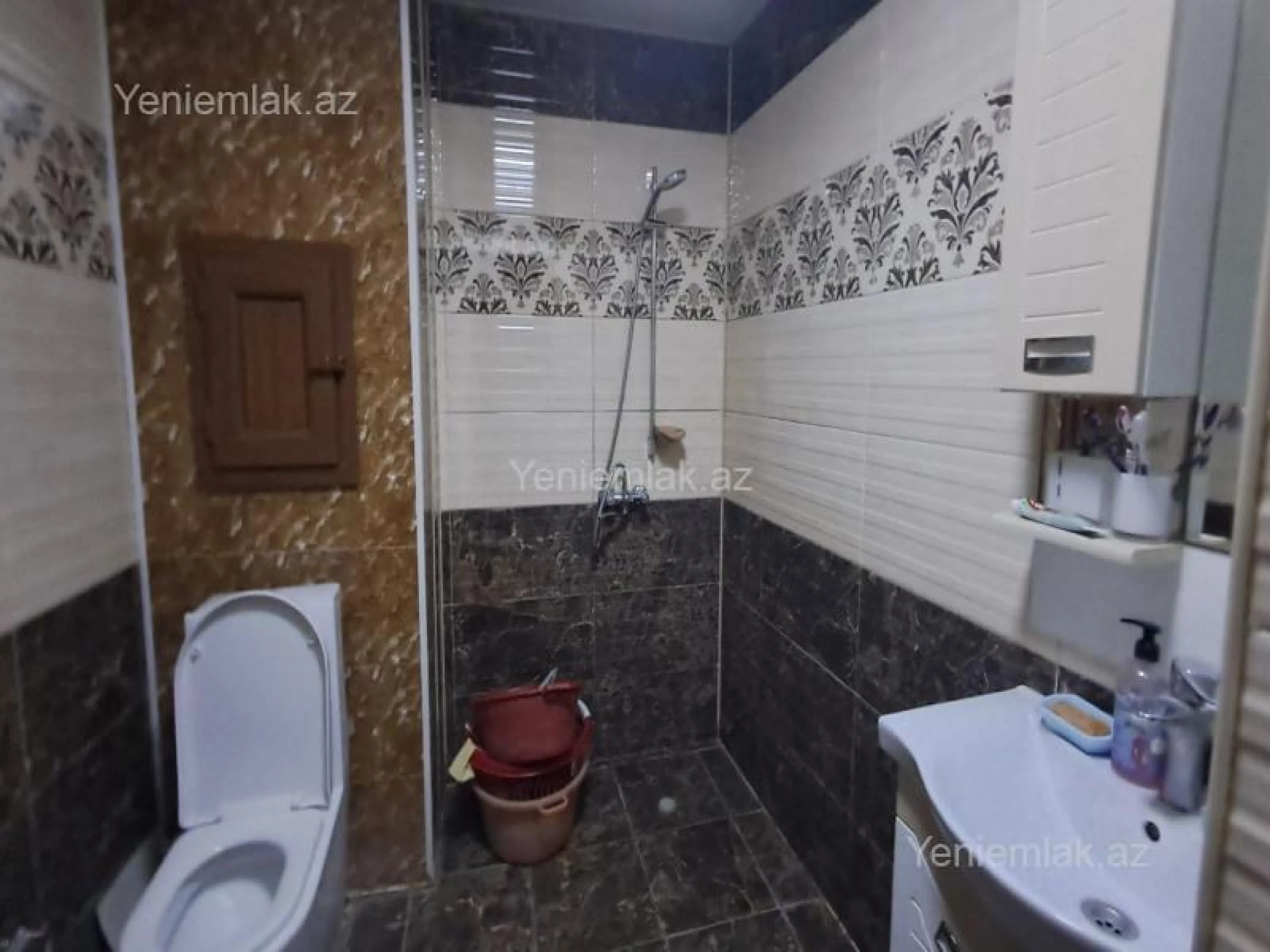 Satılır 5 otaqlı köhnə tikili 120 m²